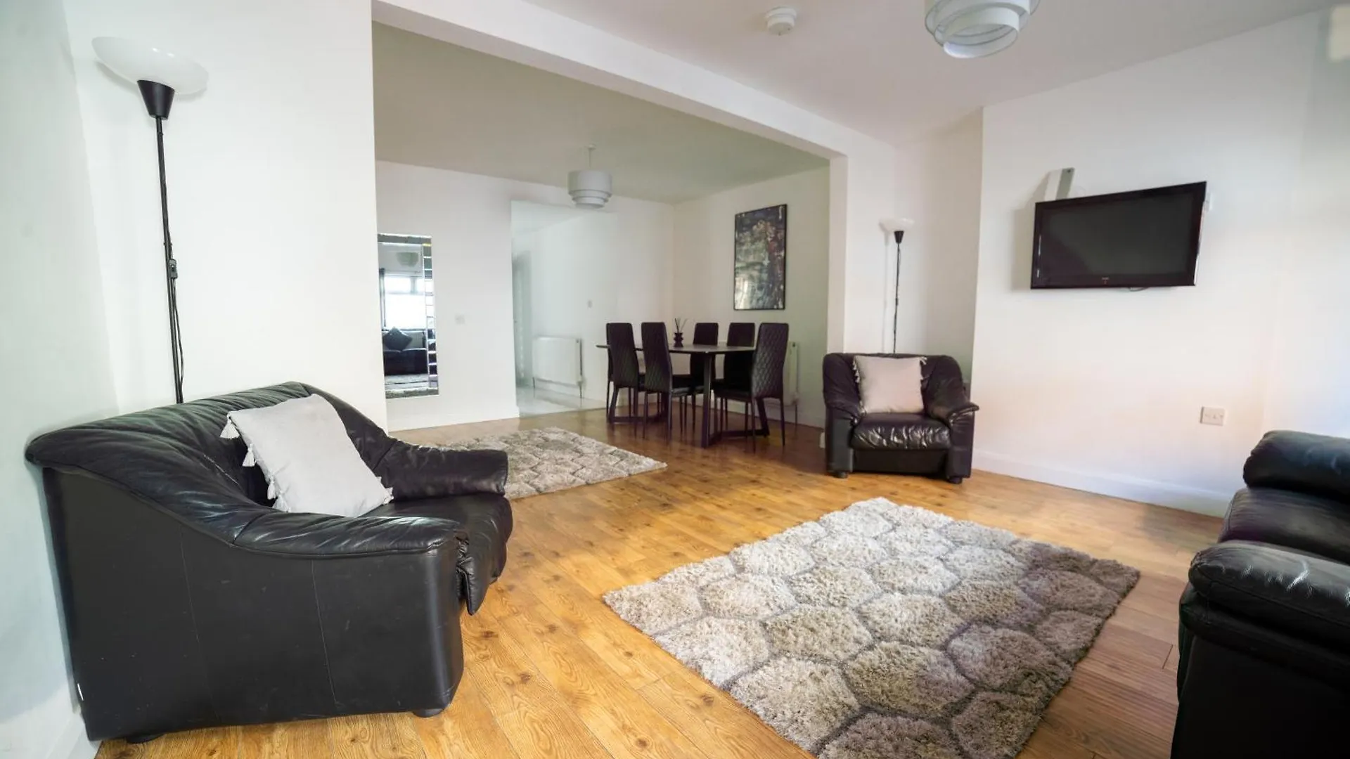 Cheerful 3-Bedroom Home With Free Street Parking Belfast 0*,  Egyesült Királyság