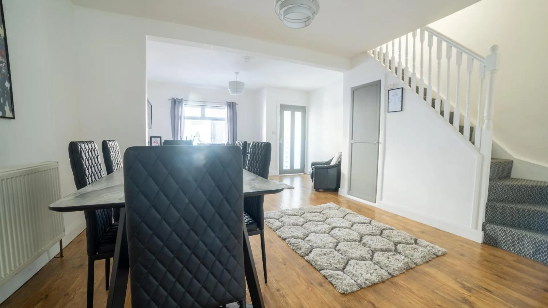 Daire Cheerful 3-Bedroom Home With Free Street Parking Belfast